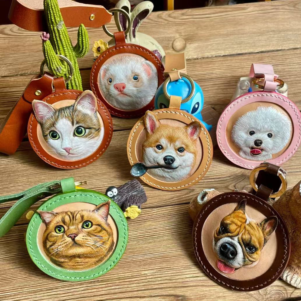 Handmade Leather Pet Portrait Keychain β Custom Dog or Cat Face Charm β A Meaningful Memorial Gift for Pet Lovers