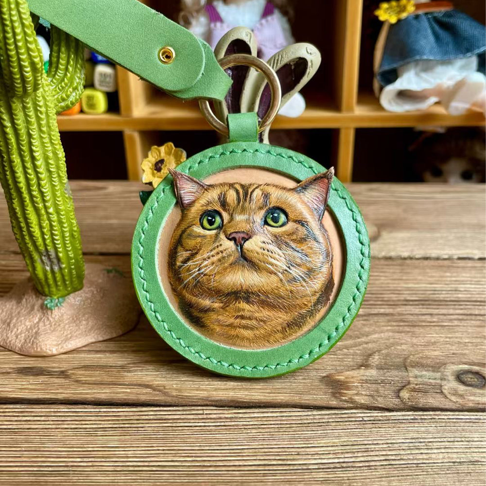 Handmade Leather Pet Portrait Keychain β Custom Dog or Cat Face Charm β A Meaningful Memorial Gift for Pet Lovers