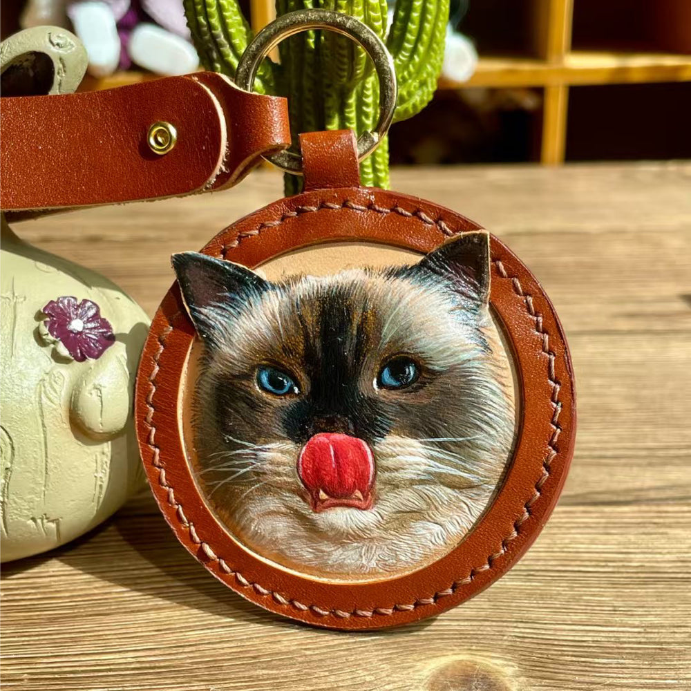 Handmade Leather Pet Portrait Keychain β Custom Dog or Cat Face Charm β A Meaningful Memorial Gift for Pet Lovers